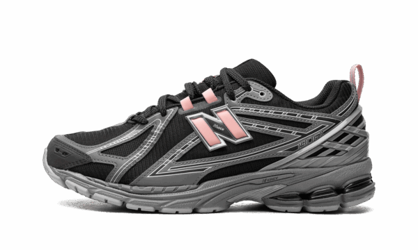 1906r Black Pink