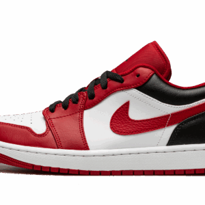 Jordan 1 Low Bulls