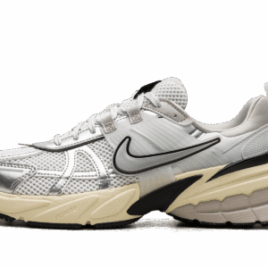 V2k Run Wmns Metallic Silver